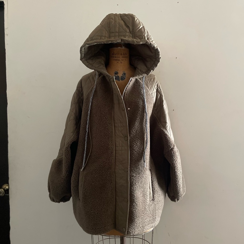 Silk Maison] Oversized Sherpa Quilted Fleece Jacket Coat - Picture 4 of 13